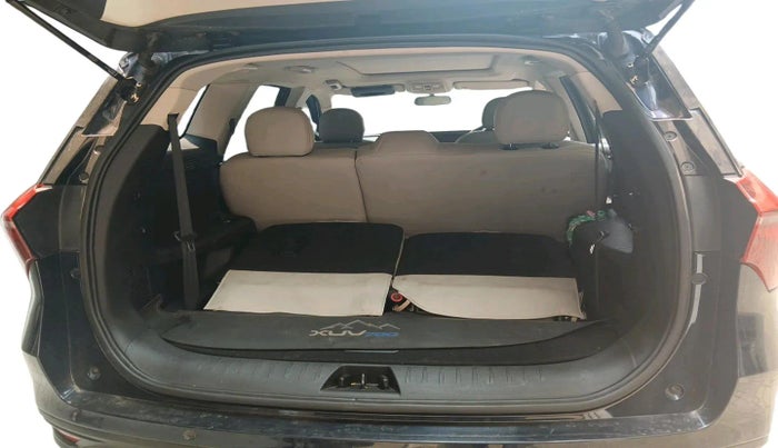 2022 Mahindra XUV700 AX 5 P MT 7 STR, Petrol, Manual, 28,499 km, exterior