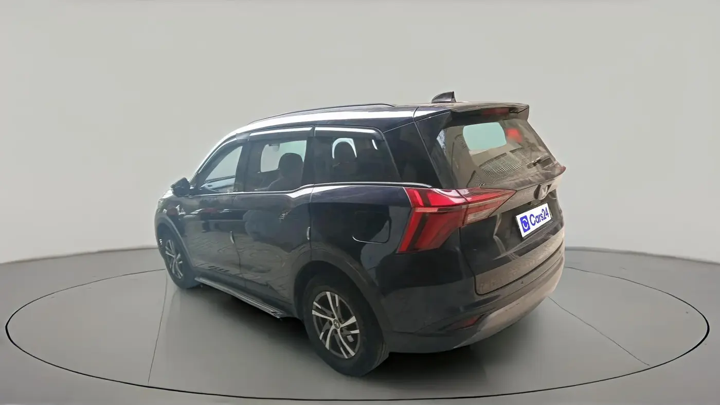 2022 Mahindra XUV700 AX 5 P MT 7 STR, Petrol, Manual, 28,499 km, exterior