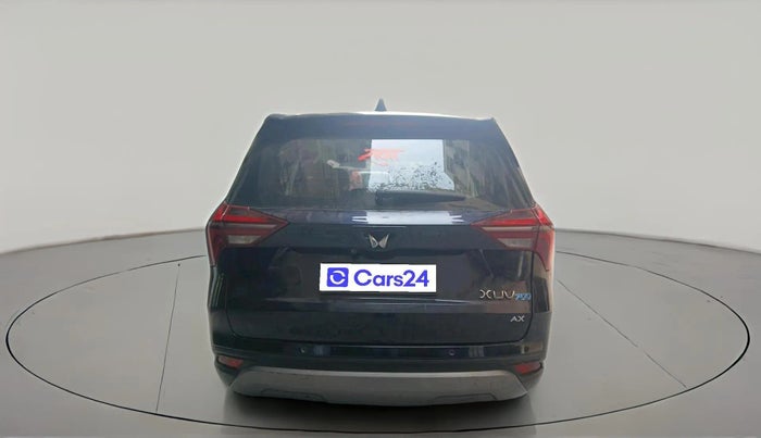 2022 Mahindra XUV700 AX 5 P MT 7 STR, Petrol, Manual, 28,499 km, exterior