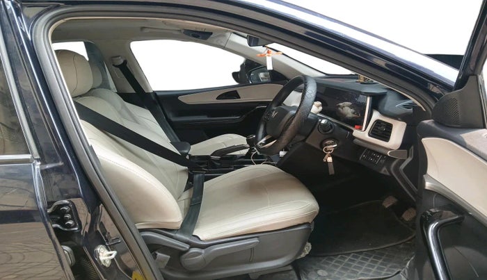 2022 Mahindra XUV700 AX 5 P MT 7 STR, Petrol, Manual, 28,499 km, interior