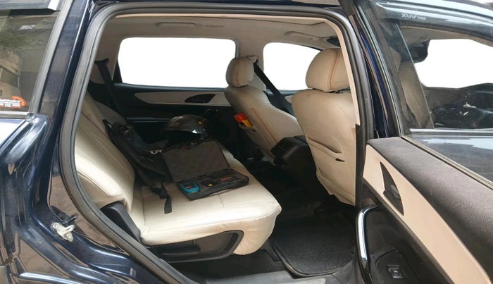 2022 Mahindra XUV700 AX 5 P MT 7 STR, Petrol, Manual, 28,499 km, interior