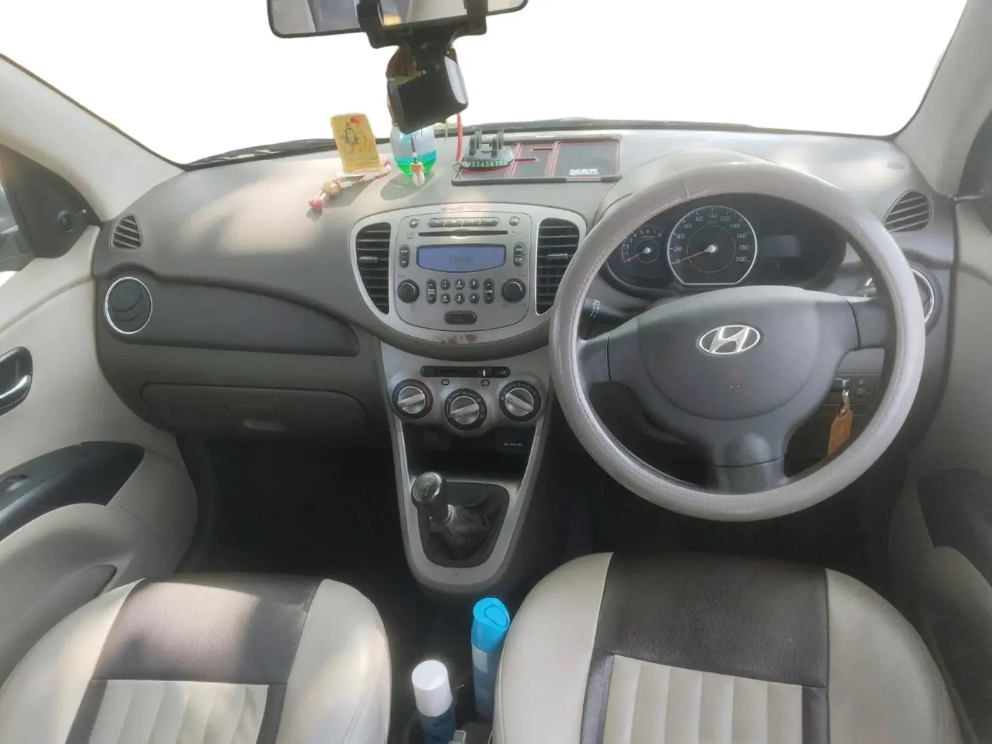 2015 Hyundai i10 SPORTZ 1.1, Petrol, Manual, 43,580 km, interior