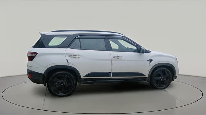 2023 Hyundai ALCAZAR Platinum 7 STR 1.5 Turbo Petrol Adventure, Petrol, Manual, 25,848 km, exterior