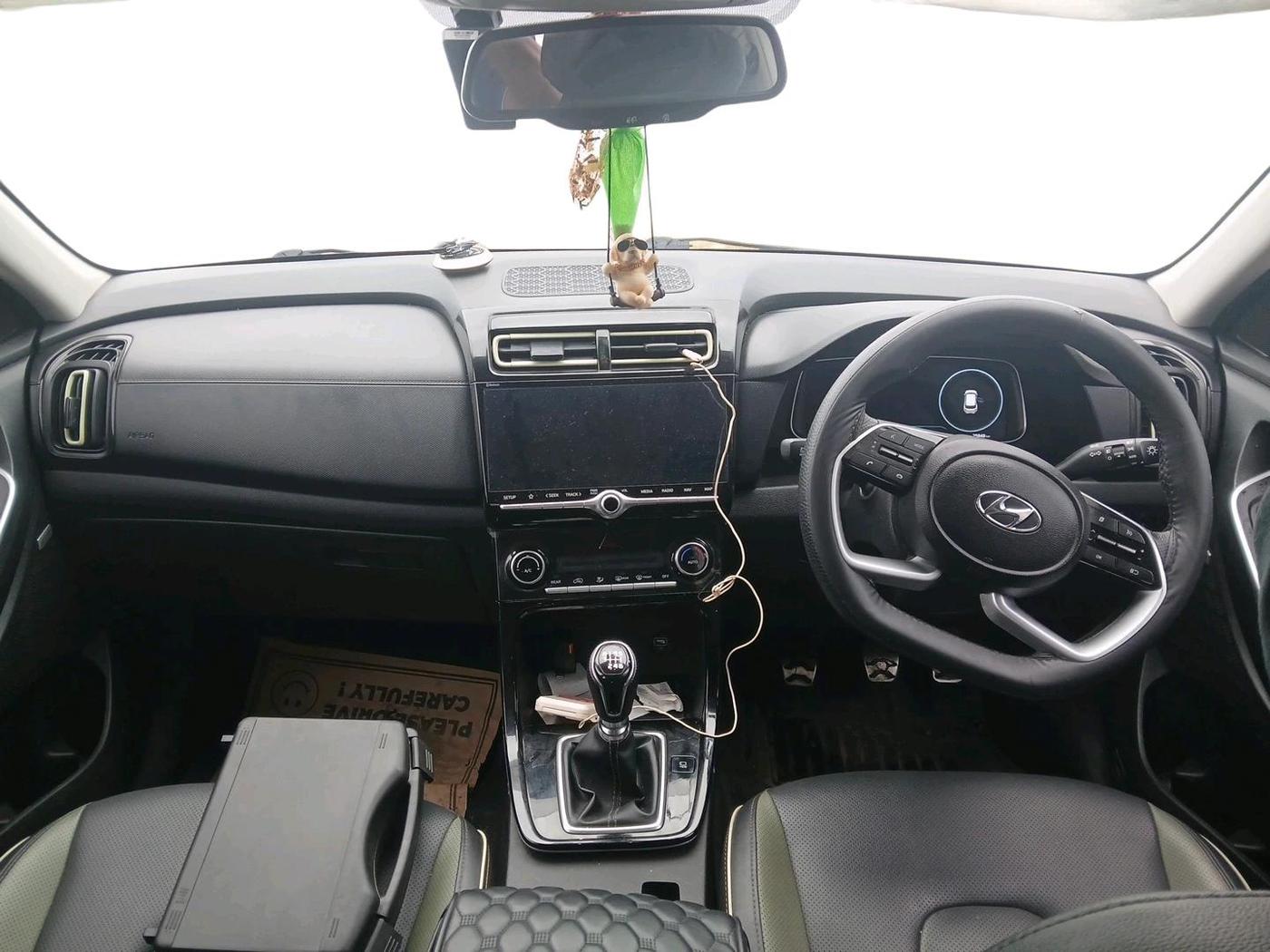 2023 Hyundai ALCAZAR Platinum 7 STR 1.5 Turbo Petrol Adventure, Petrol, Manual, 25,848 km, interior