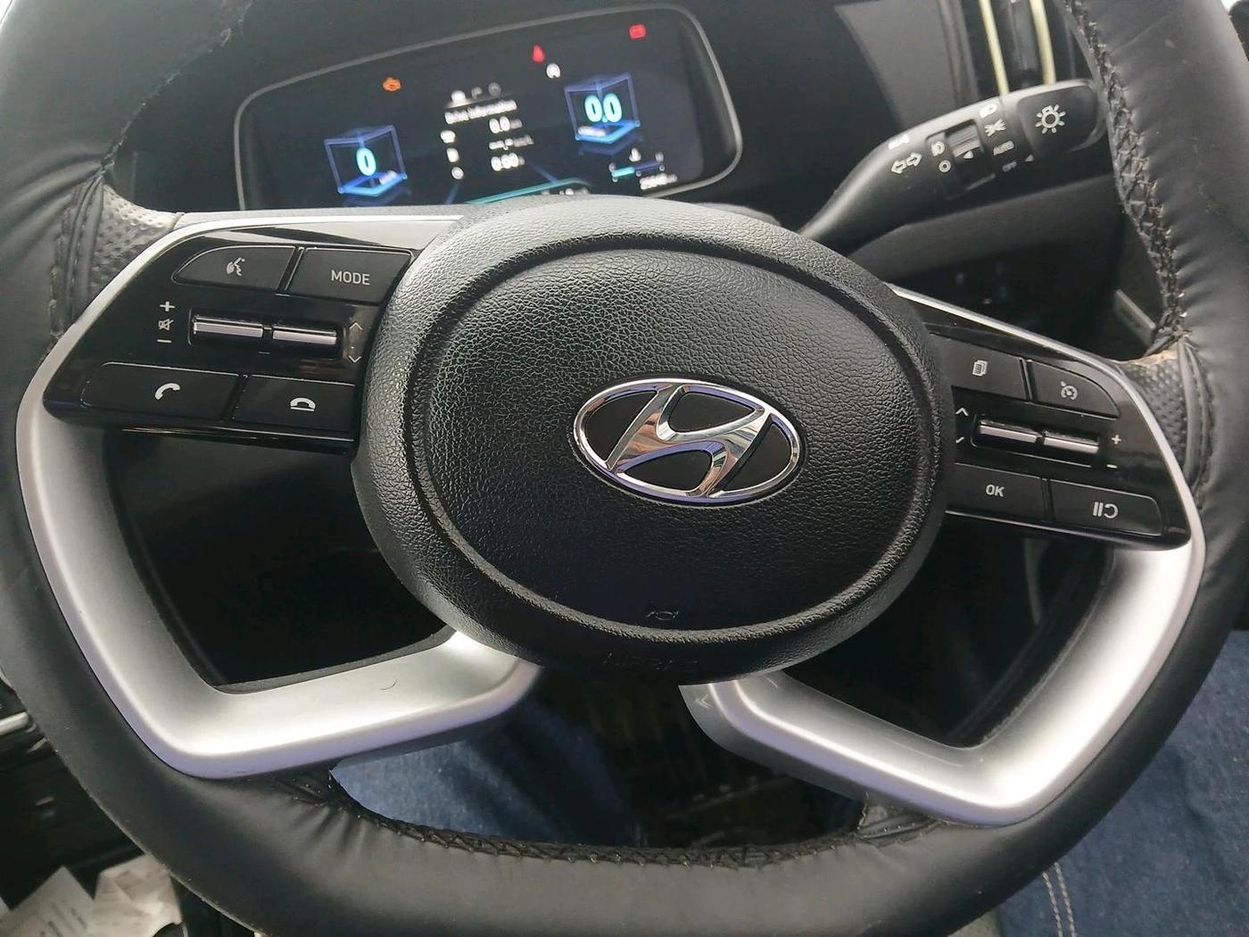 2023 Hyundai ALCAZAR Platinum 7 STR 1.5 Turbo Petrol Adventure, Petrol, Manual, 25,848 km, interior