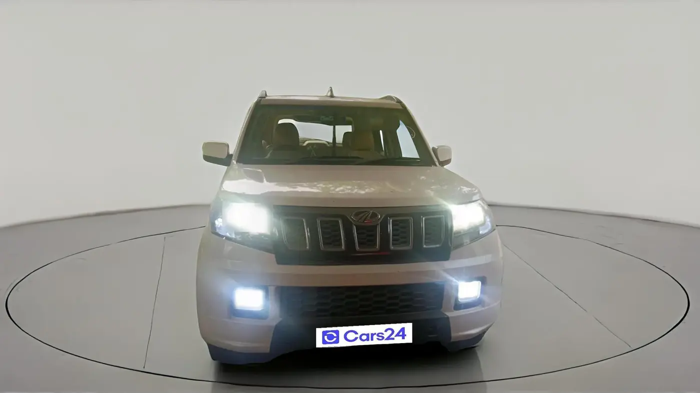 2019 Mahindra TUV300 T6 PLUS, Diesel, Manual, 64,369 km, exterior