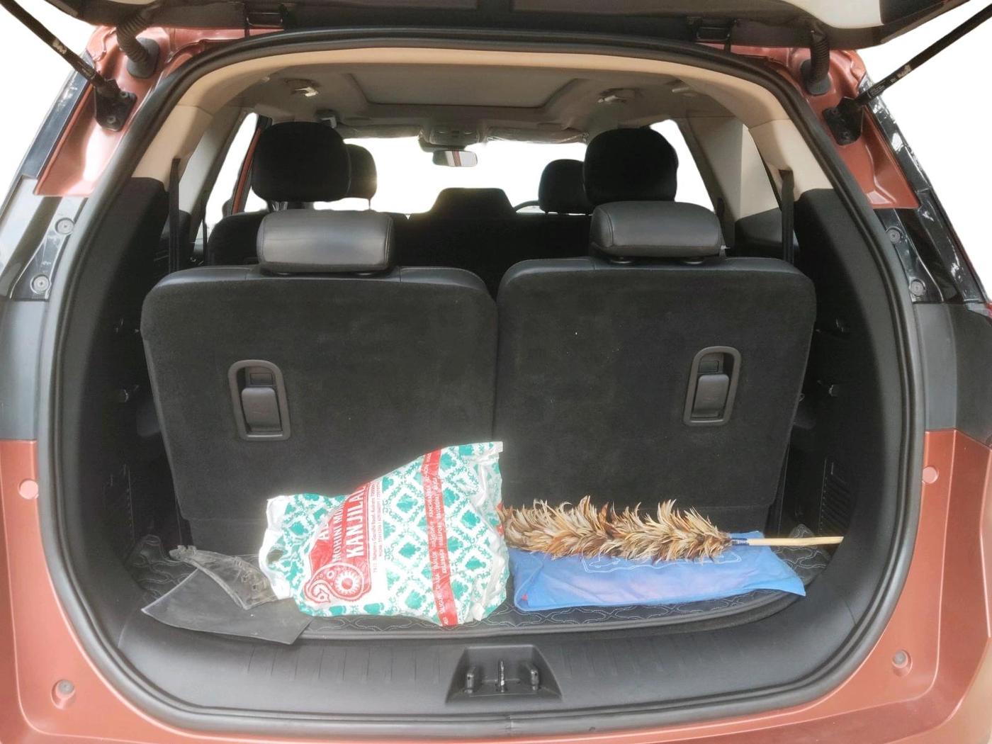 2024 Mahindra XUV700 AX 7 LUXURY P AT 7 STR, Petrol, Automatic, 19,674 km, exterior