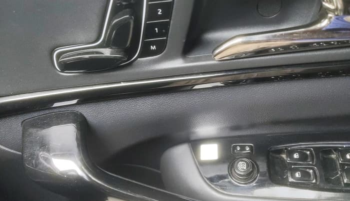 2024 Mahindra XUV700 AX 7 LUXURY P AT 7 STR, Petrol, Automatic, 19,674 km, interior