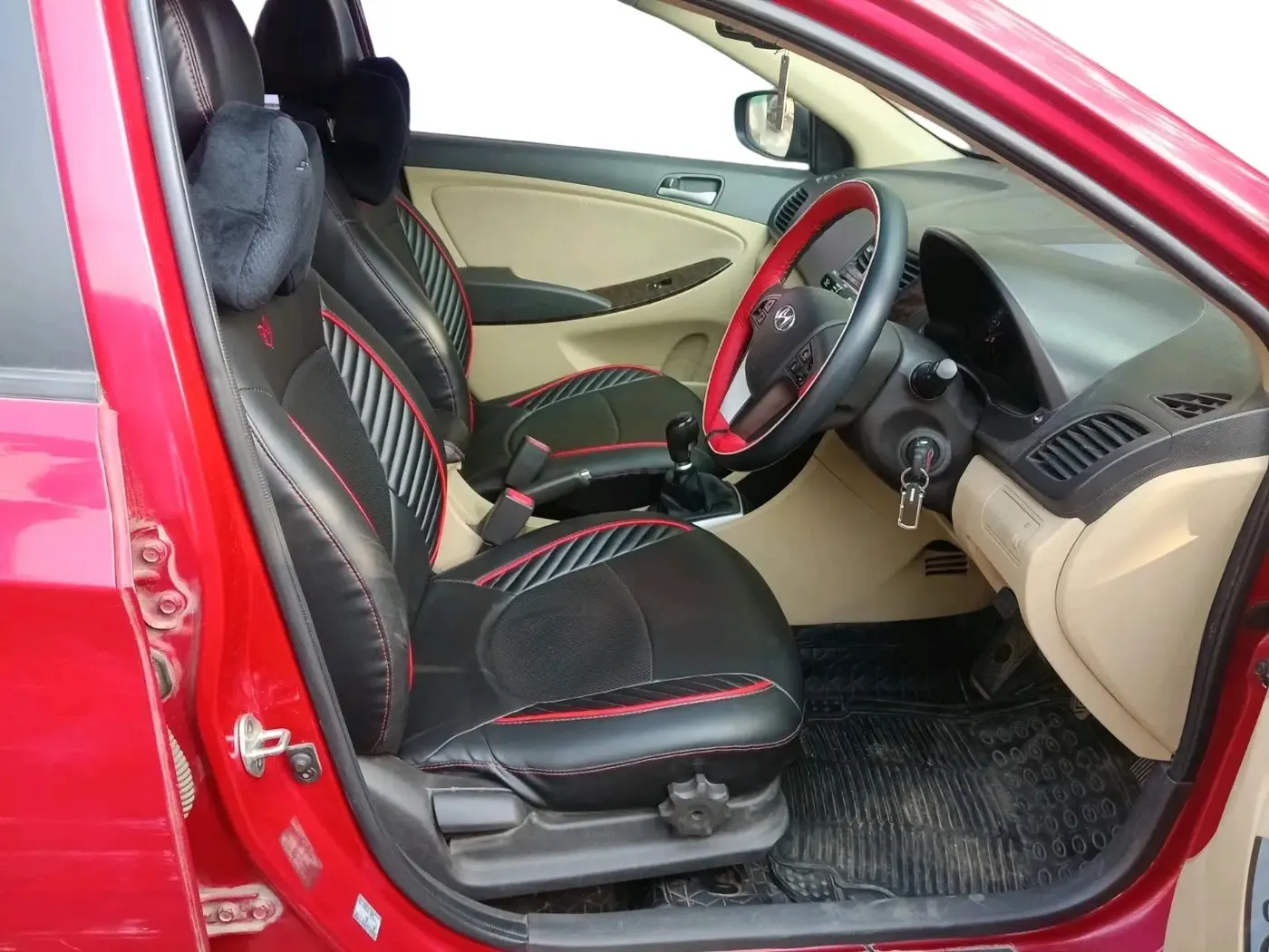 2016 Hyundai Verna 1.6 VTVT SX, Petrol, Manual, 22,200 km, interior