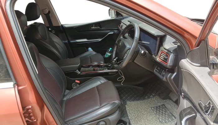 2024 Mahindra XUV700 AX 7 LUXURY D AT 7 STR, Diesel, Automatic, 75,776 km, interior