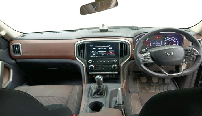 2024 Mahindra SCORPIO-N Z4 DIESEL MT 2WD 7 STR, Diesel, Manual, 12,556 km, interior