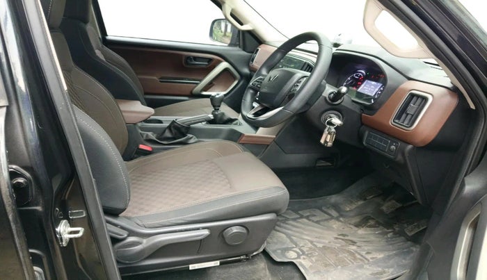 2024 Mahindra SCORPIO-N Z4 DIESEL MT 2WD 7 STR, Diesel, Manual, 12,556 km, interior