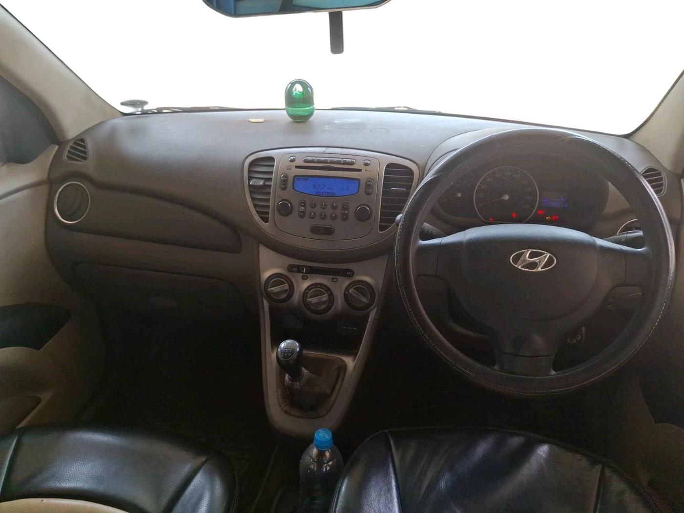 2011 Hyundai i10 SPORTZ 1.2, Petrol, Manual, 67,199 km, interior