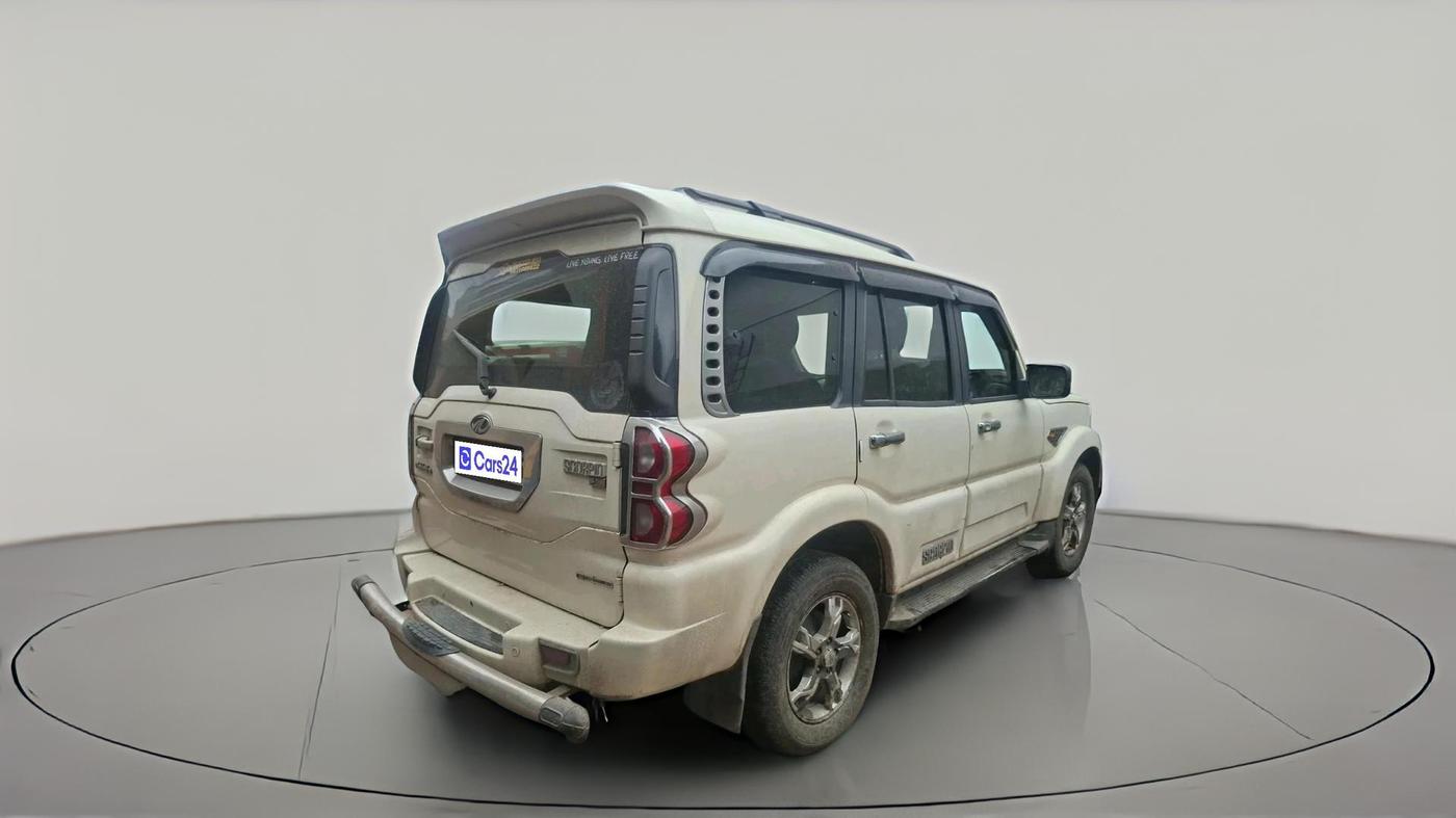 2016 Mahindra Scorpio S10, Diesel, Manual, 70,391 km, exterior