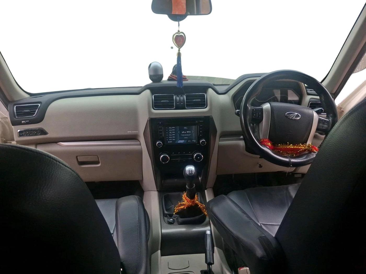 2016 Mahindra Scorpio S10, Diesel, Manual, 70,391 km, interior
