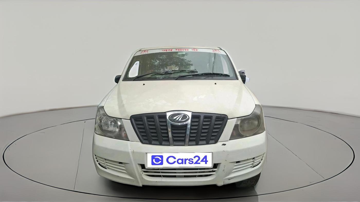 2011 Mahindra Xylo E4, Diesel, Manual, 2,30,120 km, exterior