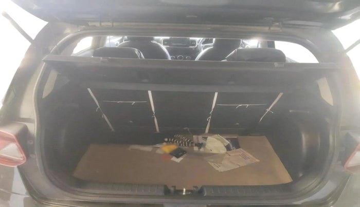 2021 Hyundai VENUE S+ 1.2, Petrol, Manual, 33,991 km, exterior