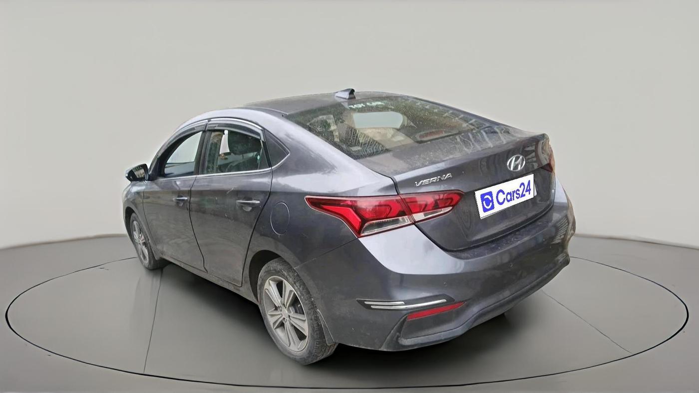 2018 Hyundai Verna 1.6 VTVT SX, Petrol, Manual, 51,395 km, exterior