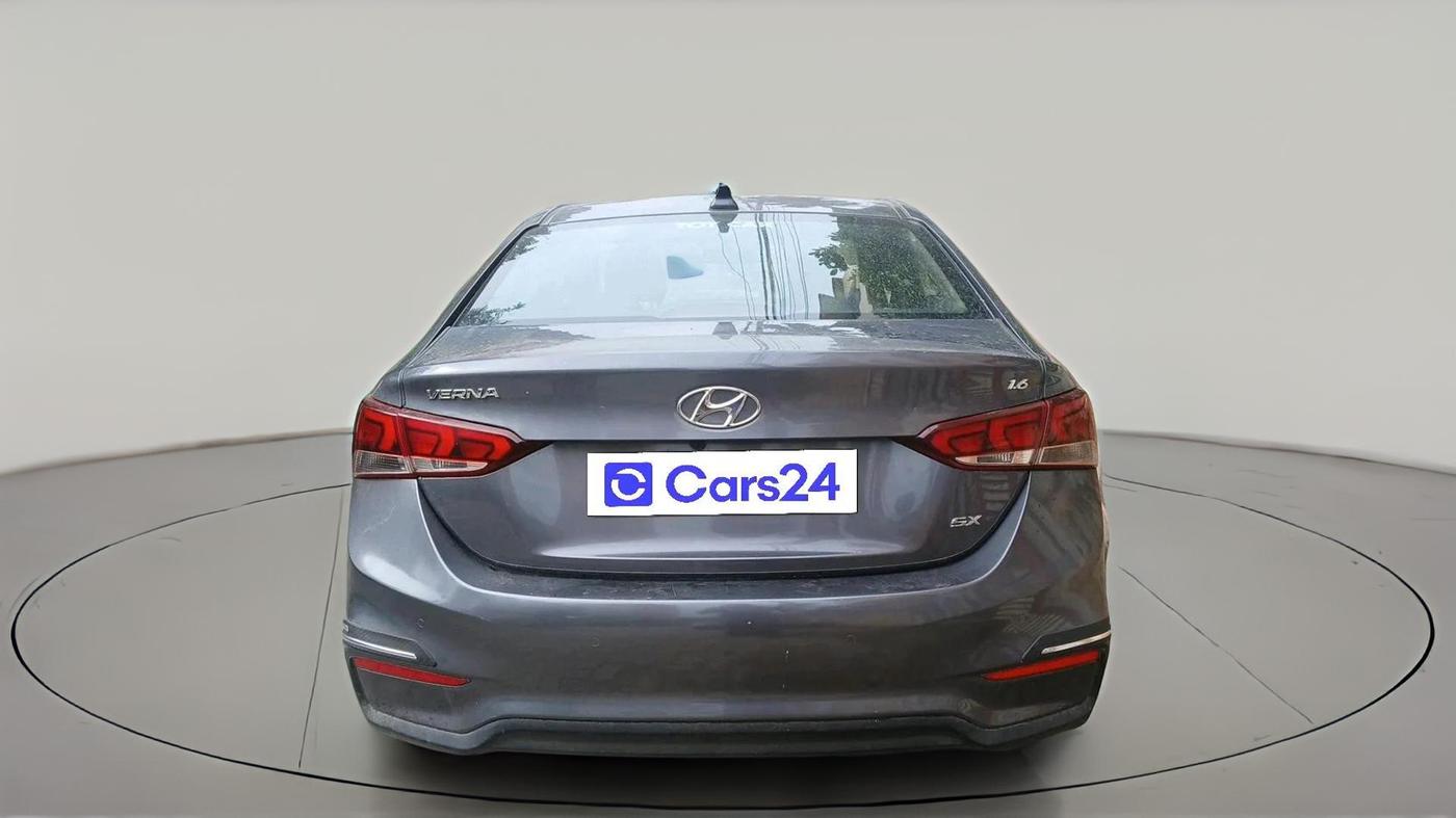 2018 Hyundai Verna 1.6 VTVT SX, Petrol, Manual, 51,395 km, exterior
