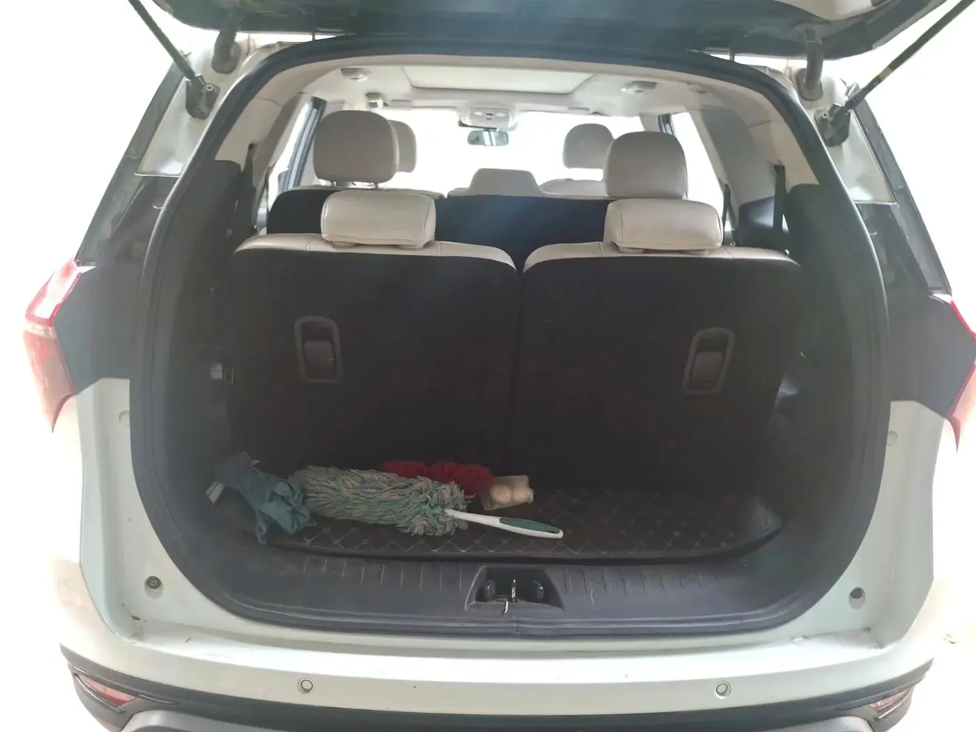 2023 Mahindra XUV700 AX 7 LUXURY D MT 7 STR, Diesel, Manual, 81,147 km, exterior