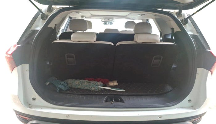 2023 Mahindra XUV700 AX 7 LUXURY D MT 7 STR, Diesel, Manual, 81,147 km, exterior