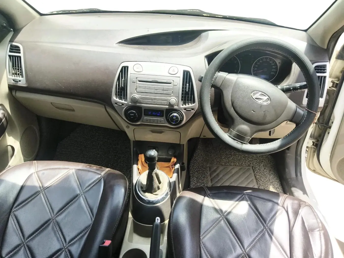 2011 Hyundai i20 MAGNA 1.2, Petrol, Manual, 96,545 km, interior
