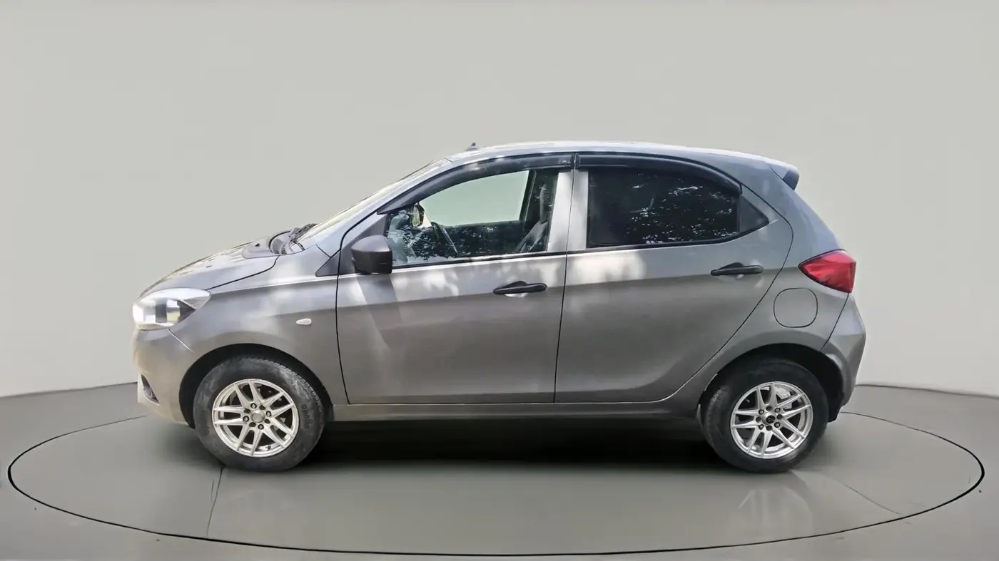 2018 Tata Tiago XM PETROL, Petrol, Manual, 1,01,190 km, exterior
