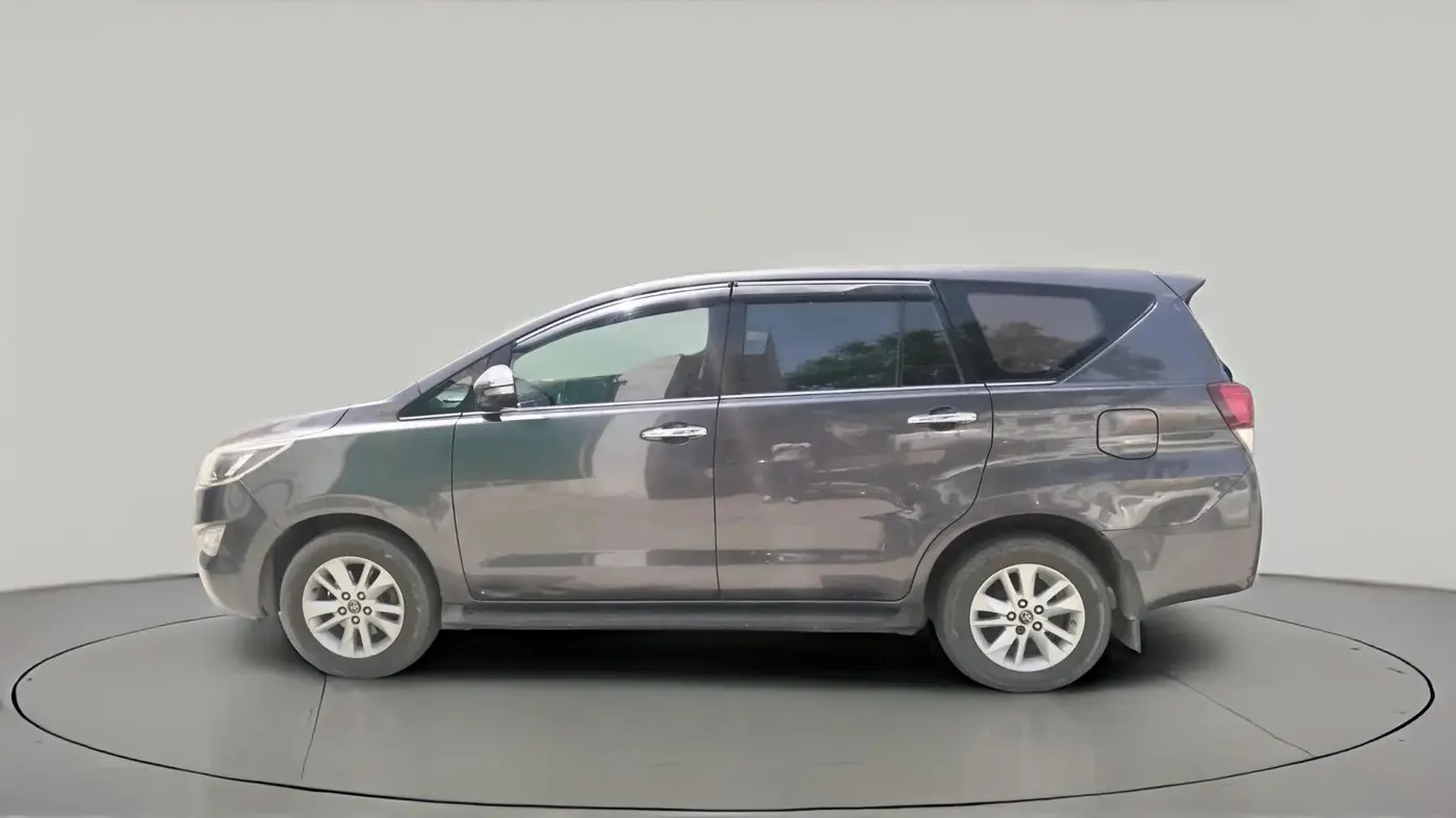 2017 Toyota Innova Crysta 2.8 ZX AT 7 STR, Diesel, Automatic, 1,83,352 km, exterior
