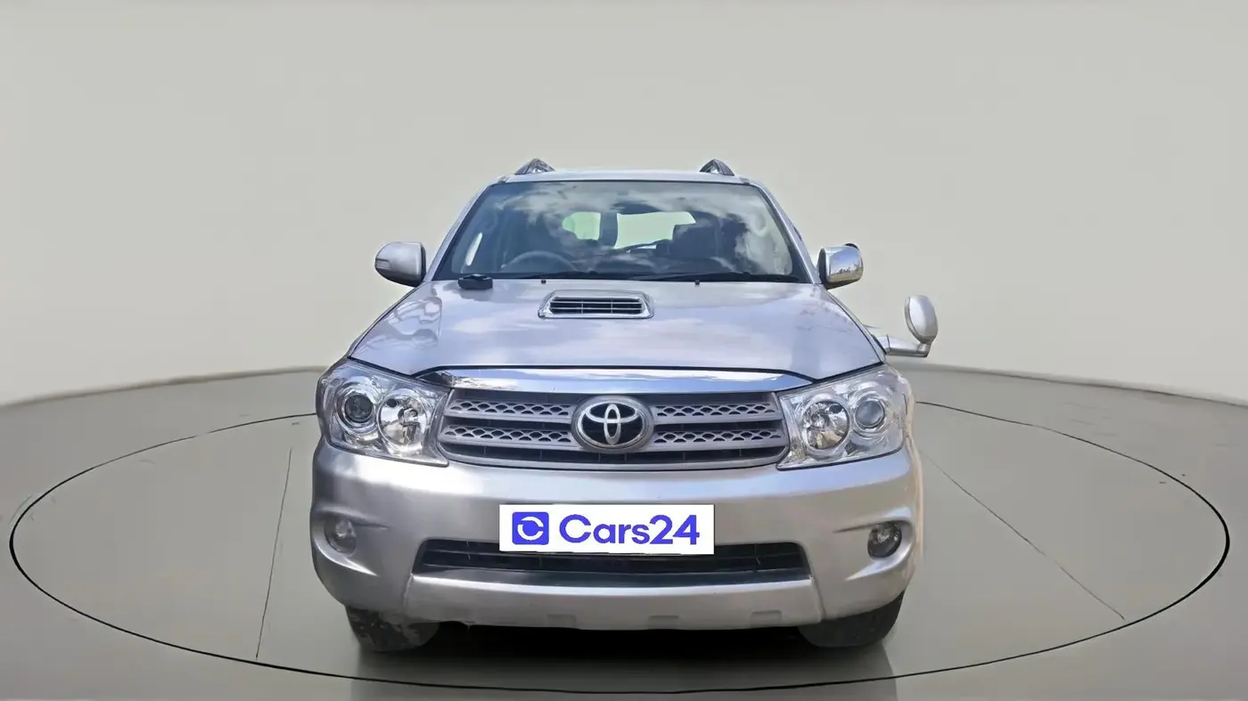 2011 Toyota Fortuner 3.0 4X4 MT, Diesel, Manual, 1,64,563 km, exterior