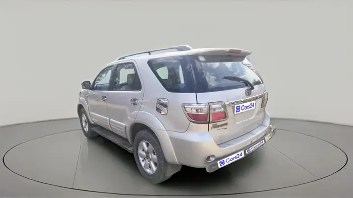 2011 Toyota Fortuner 3.0 4X4 MT, Diesel, Manual, 1,64,563 km, exterior