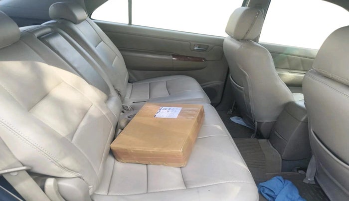 2011 Toyota Fortuner 3.0 4X4 MT, Diesel, Manual, 1,64,563 km, interior