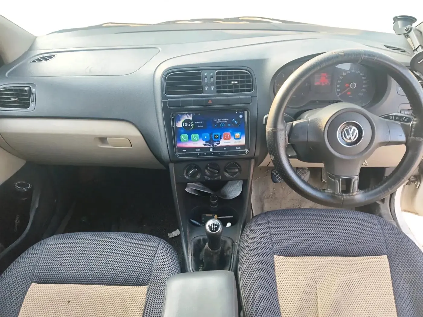 2011 Volkswagen Polo TRENDLINE 1.2L DIESEL, Diesel, Manual, 1,08,628 km, interior