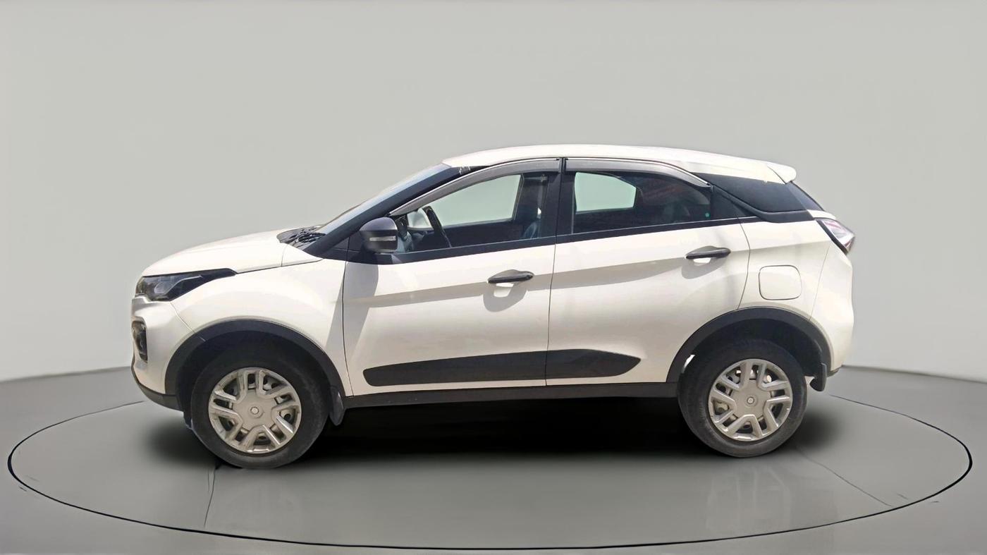 2022 Tata NEXON XE PETROL, Petrol, Manual, 38,992 km, exterior