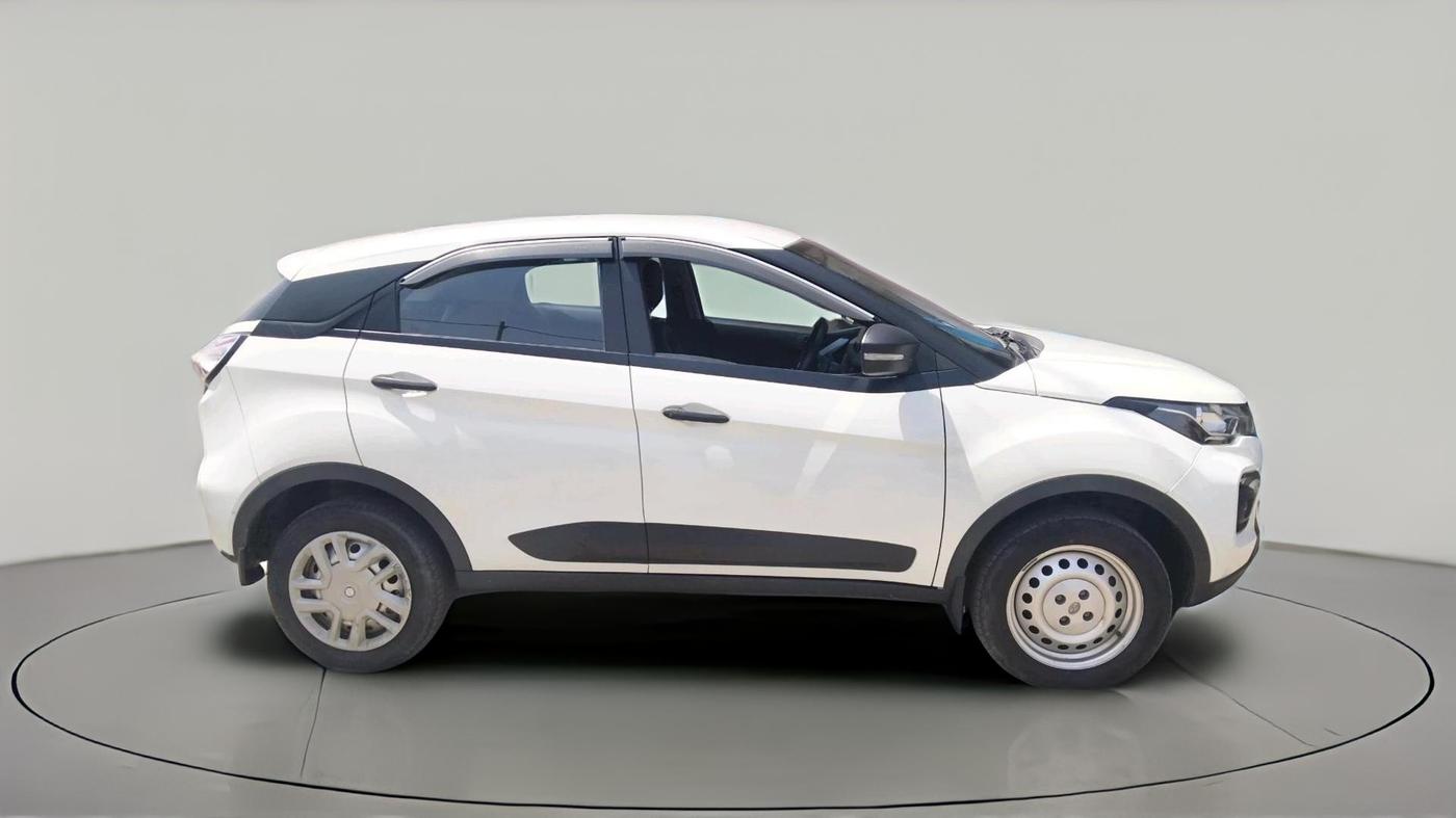 2022 Tata NEXON XE PETROL, Petrol, Manual, 38,992 km, exterior