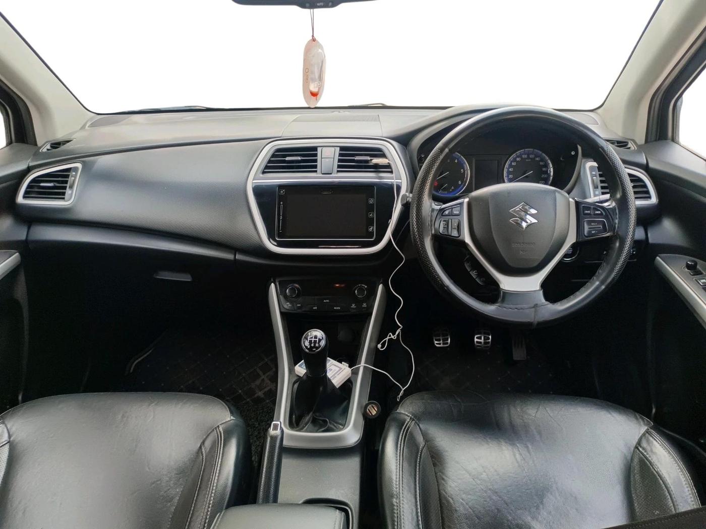 2017 Maruti S Cross ALPHA 1.3, Diesel, Manual, 98,041 km, interior