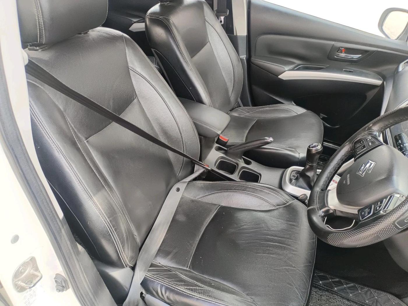 2017 Maruti S Cross ALPHA 1.3, Diesel, Manual, 98,041 km, interior