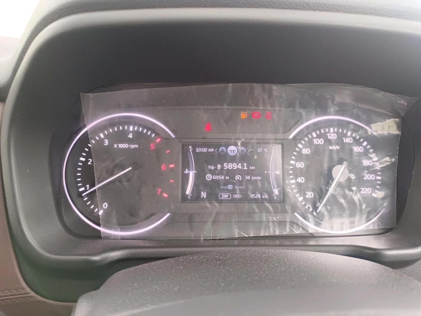 2025 Mahindra SCORPIO-N Z6 DIESEL MT 2WD 7 STR, Diesel, Manual, 8,524 km, interior