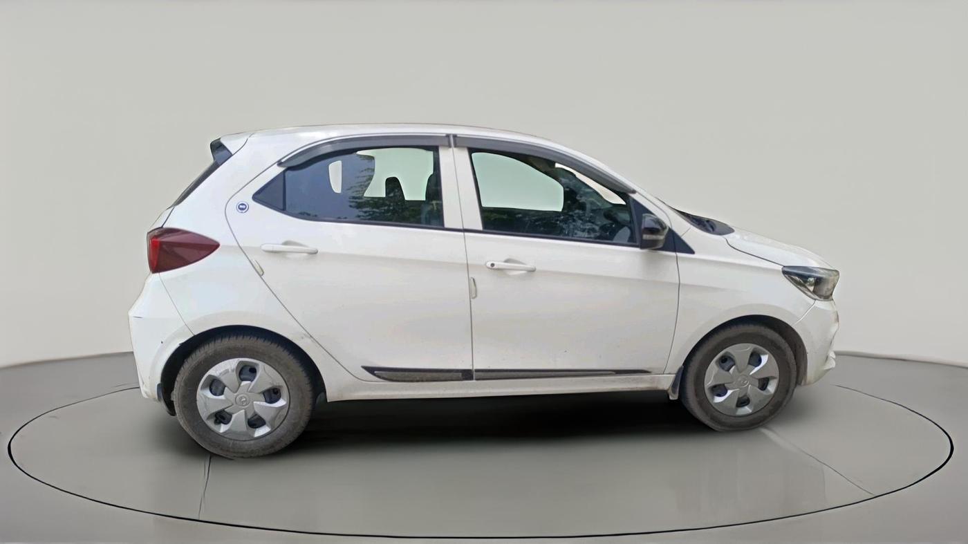 2023 Tata Tiago XT (O) PETROL, Petrol, Manual, 58,532 km, exterior