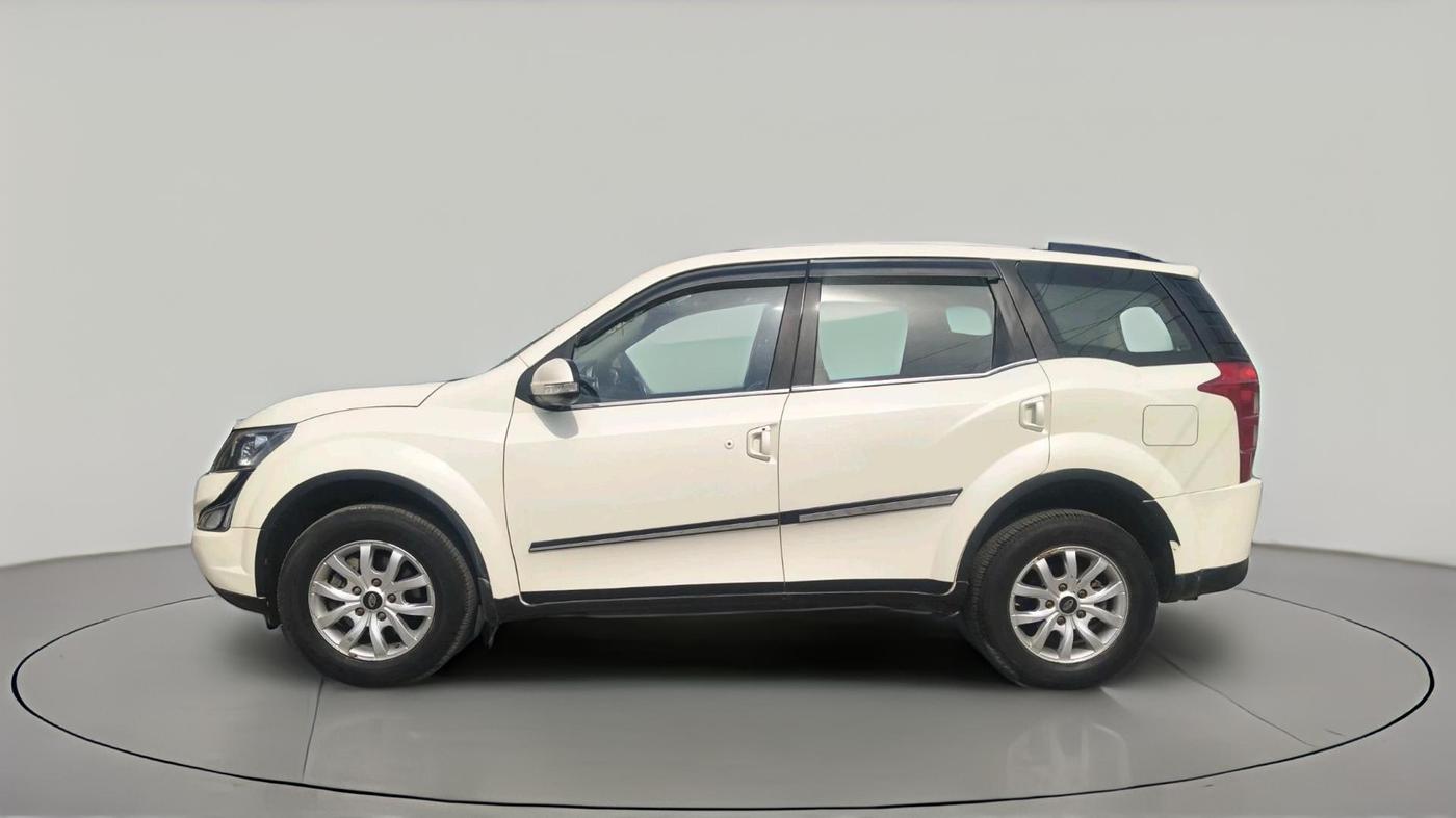2017 Mahindra XUV500 W10 1.99, Diesel, Manual, 1,25,986 km, exterior