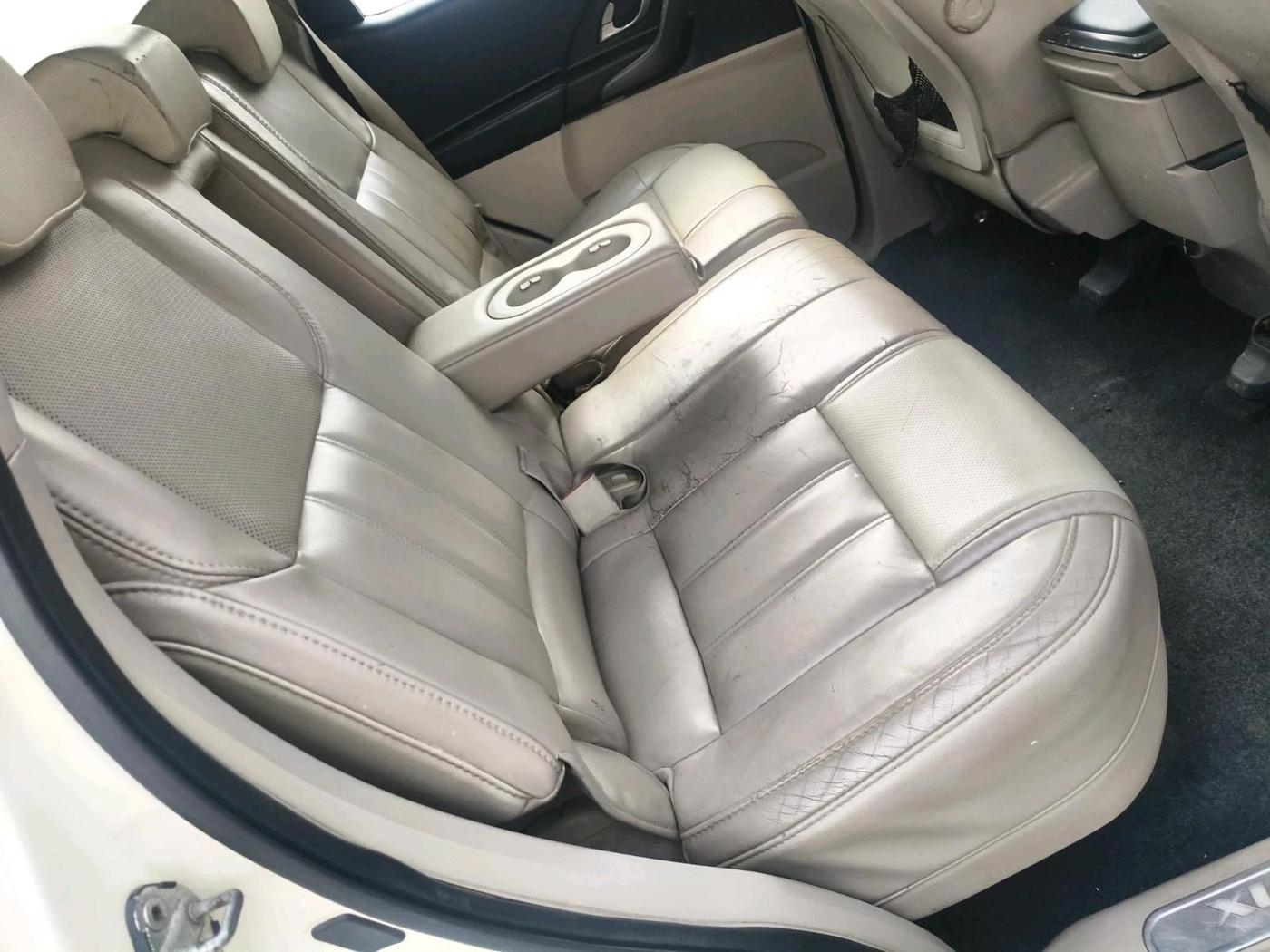2017 Mahindra XUV500 W10 1.99, Diesel, Manual, 1,25,986 km, interior