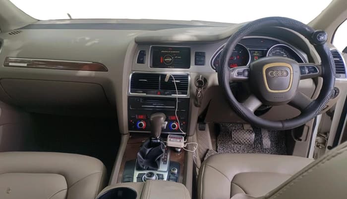 2011 Audi Q7 3.0 TDI QUATTRO, Diesel, Automatic, 1,29,576 km, interior