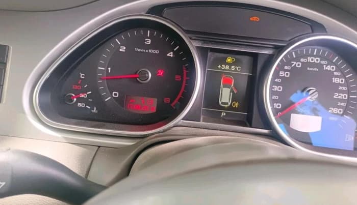 2011 Audi Q7 3.0 TDI QUATTRO, Diesel, Automatic, 1,29,576 km, interior