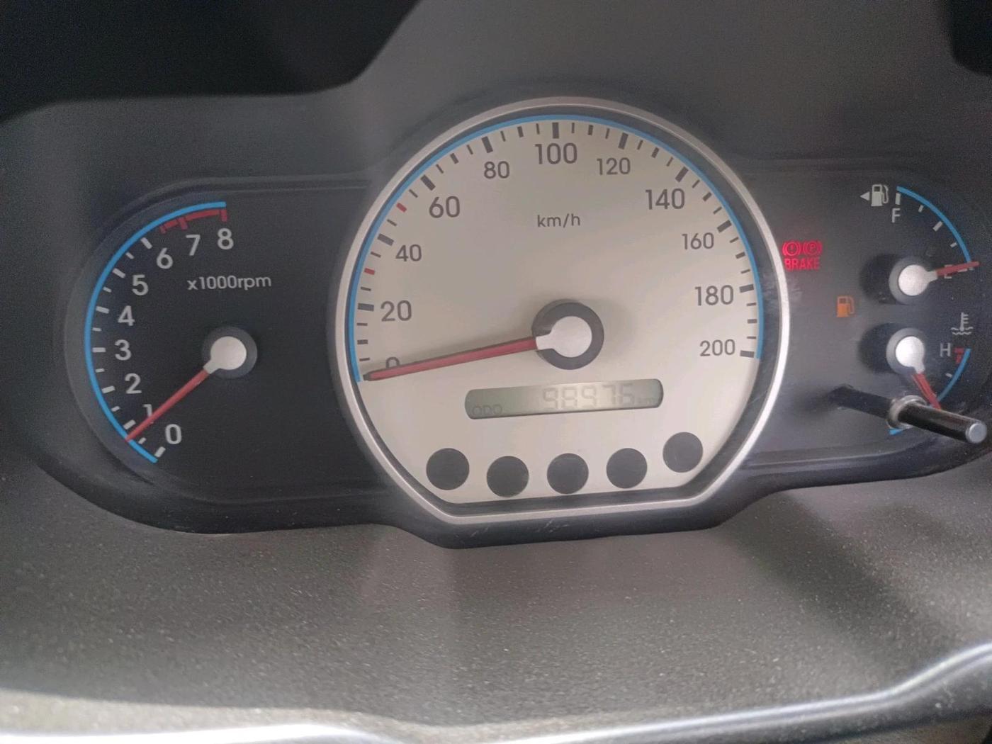 2011 Hyundai i10 MAGNA 1.2, CNG, Manual, 98,976 km, interior