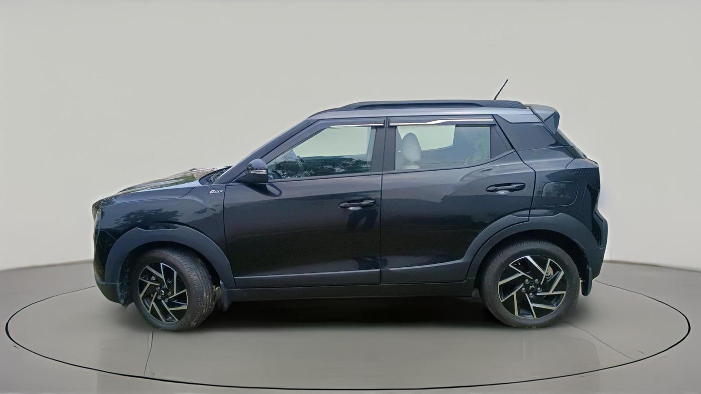 2024 Mahindra XUV 3XO AX7 1.2 TGDi, Petrol, Manual, 10,115 km, exterior