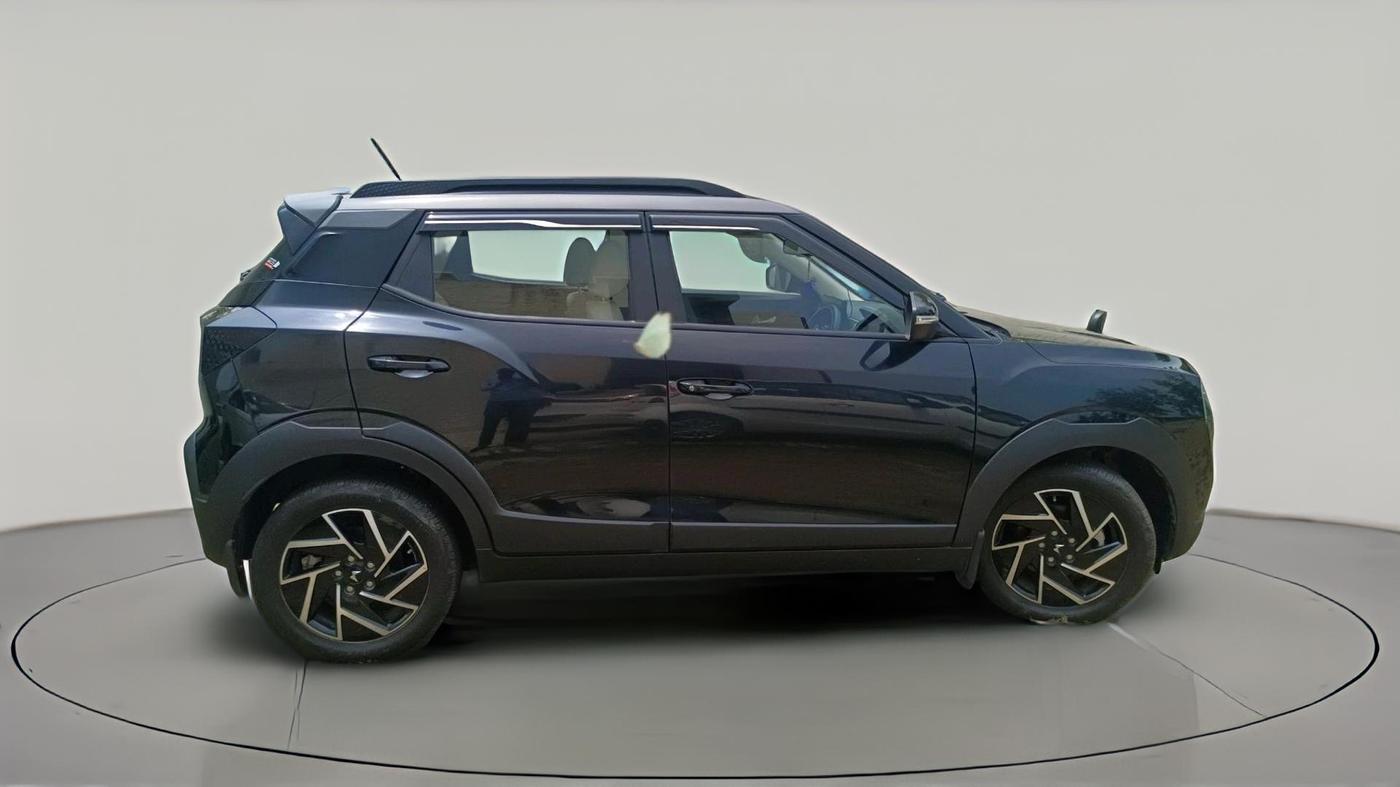 2024 Mahindra XUV 3XO AX7 1.2 TGDi, Petrol, Manual, 10,115 km, exterior