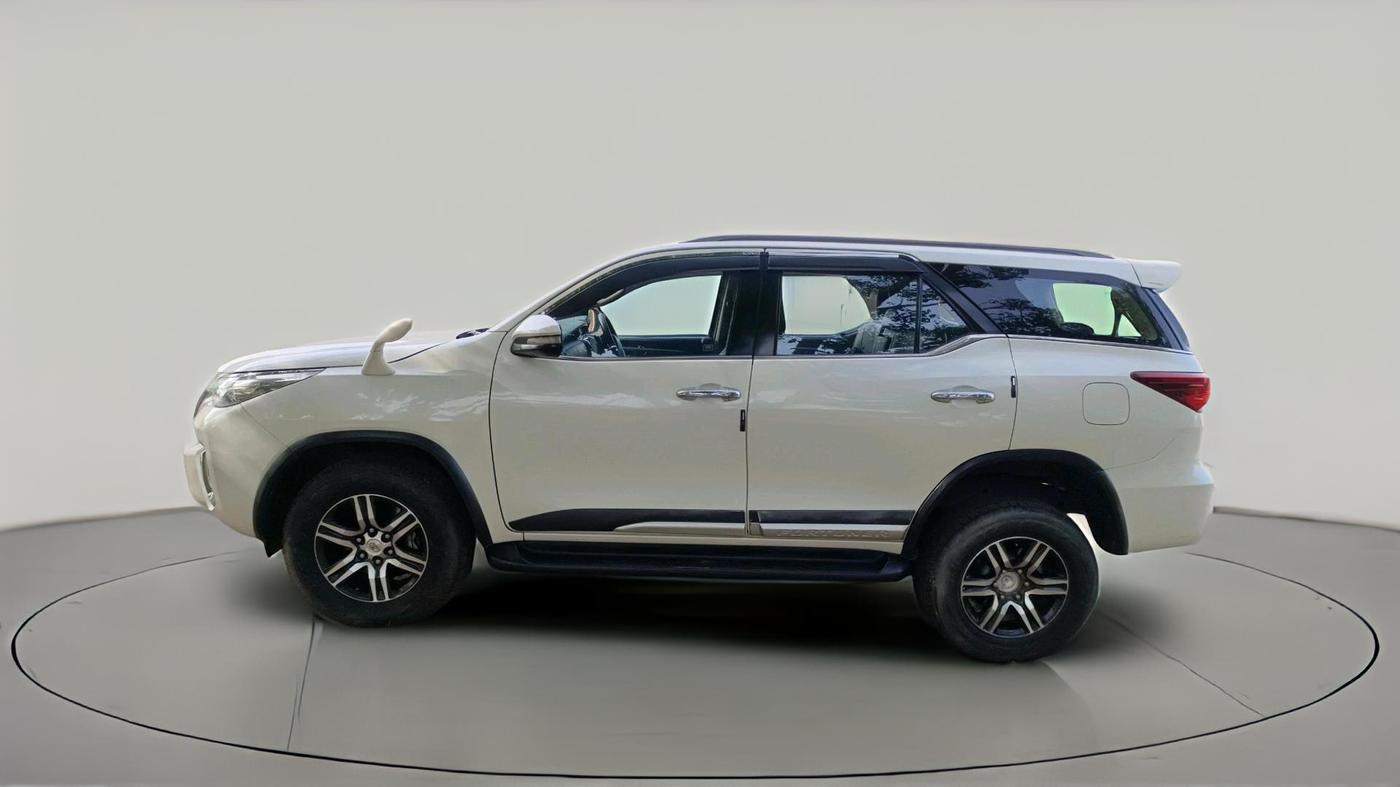 2017 Toyota Fortuner 2.8 4X2 AT, Diesel, Automatic, 1,58,859 km, exterior