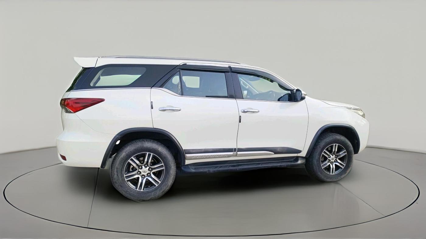 2017 Toyota Fortuner 2.8 4X2 AT, Diesel, Automatic, 1,58,859 km, exterior