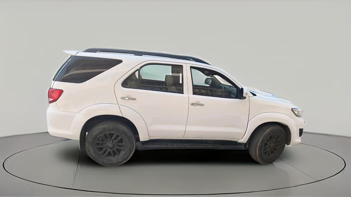 2016 Toyota Fortuner 3.0 4X2 AT, Diesel, Automatic, 1,04,772 km, exterior