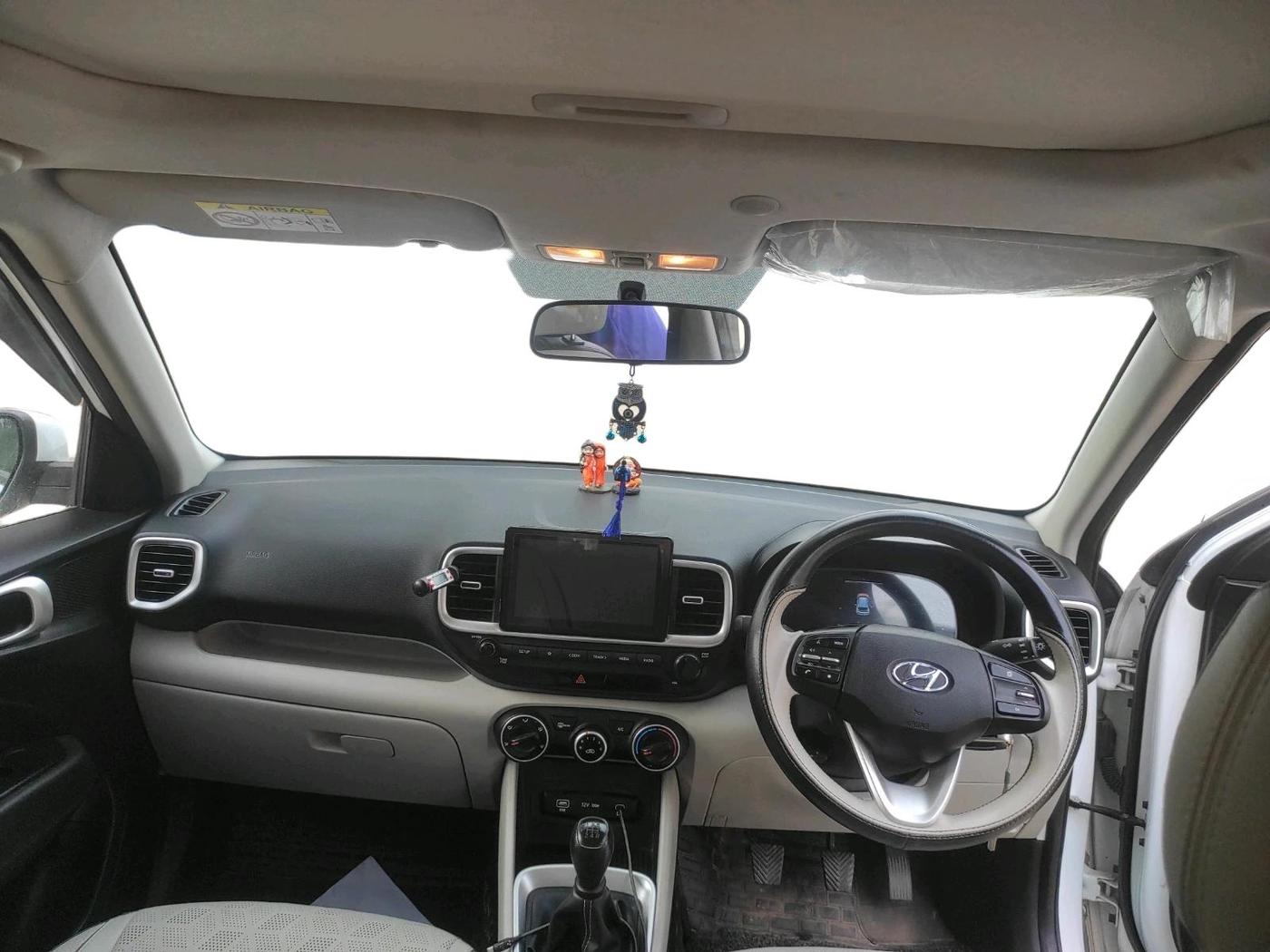 2024 Hyundai VENUE S Plus 1.2 Petrol MT, Petrol, Manual, 28,030 km, interior
