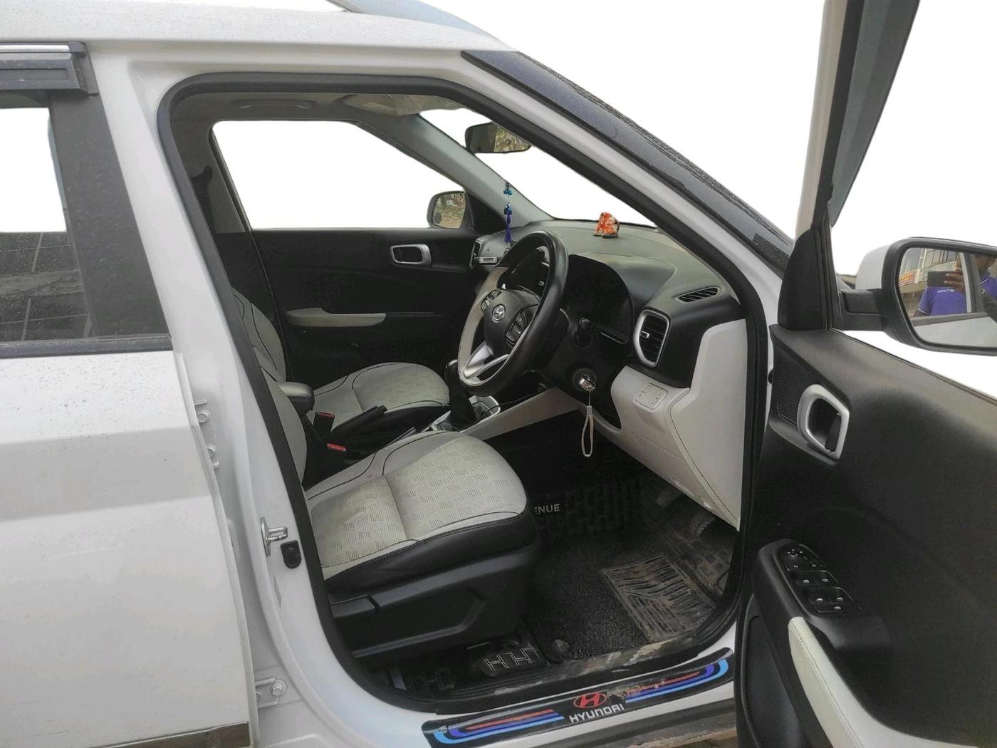 2024 Hyundai VENUE S Plus 1.2 Petrol MT, Petrol, Manual, 28,030 km, interior